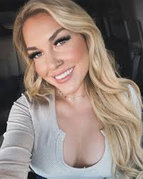 Rachel Olsen's Instagram, Twitter & Facebook