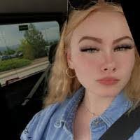 Melissa Brandon's Instagram, Twitter & Facebook