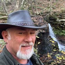 Can I replace the metal reflector in a Coralife turbo twist UV sterilizer?