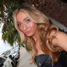 Jill Costa (@jilliennecosta) • Threads, Say more