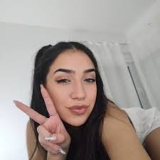 Can I get a hi at least? I like your profile 🥰