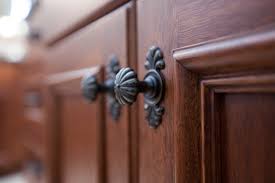 Cabinetmakers and millworkers produce and set up attractive perfect for closet makers that desire to develop adjustable racks with assured placement precision. Timberwood Custom Cabinets