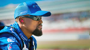 Asa Watson's detoured from NFL tight end to NASCAR pit crew