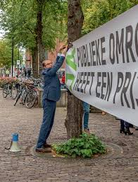 Jan Slagter De omroepbaas van MAX wil niet stoppen met roken (en werken) 10  publieke omroep Nul woorden over de makers in visie