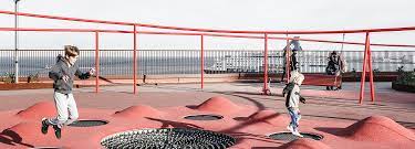 Park 'n' play progettato da jaja architects è situato ad århusgadekvarteret, la prima fase di un importante piano di sviluppo di nordhavn. Spielplatz Mit Aussicht Parkhaus In Kopenhagen Detail Magazin Fur Architektur Baudetail