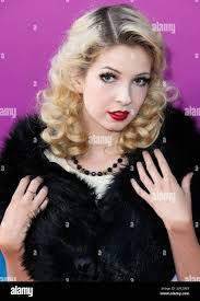 Carly Knight's Instagram, Twitter & Facebook