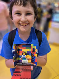 🧱💙 A special shoutout to the one and only Rittman Gibson for making my  entire day (and basically my whole career 😆)! Today he immortalized me in  LEGO form—with a custom creation