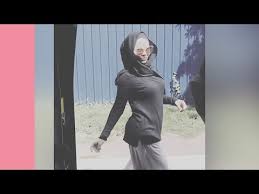 Siti sarah was 36 years of age when she died. Kasihan Siti Sarah Ber Kiki Sampai Kena Tinggal Dengan Suami Youtube
