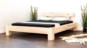 Natürliche materialien für dein schlafzimmer: Naturholzbett Massivholz Balkenbett Schweiz Arve In 2020 Bett Holzbetten Bett Ideen