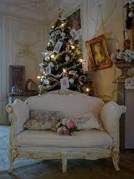 Nous créons cette page pour vous montrez nos adorables petit et gros chiens ( quand ils. Un Jour A La Campagne Sofa Louis Xv Meubles Maison De Poupee Poupee Diy Diy Maison Poupee