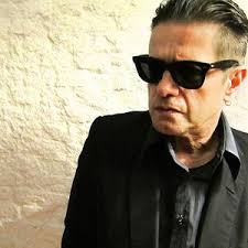 Biografía de Nancy Hole