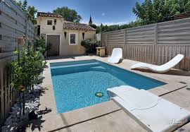 piscine enterree exterieure creusee piscines desjoyaux piscine enterree piscines modernes piscine