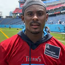 QB Malik Willis shows growth in standout Titans practice performance at  Nissan Stadium