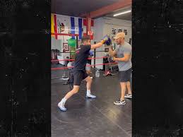 Albert Ochoa Trains For Fight With Coach