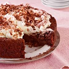 Butter mit 200g schokolade über einem wasserbad schmelzen und abkühlen lassen. Haselnuss Schoko Kuchen Rezept Essen Und Trinken