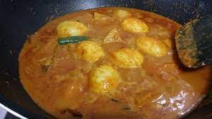 Cara masak agak berbeza sebab diorang guna halba dan ada rempah campur masa tumis tu. Kitchen Mak Tok Sajian Dapur Bonda Kari Telur Ala Ala Nasi Kandaq
