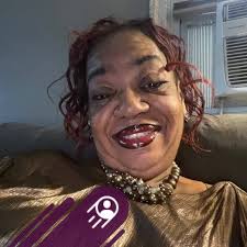 Pamela Perris dans personnes