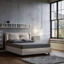 Il rivestimento è realizzato con vellutata pelle ecologica di grande qualità, per conferire a questo letto una radiosa bellezza. Letto A Una Piazza E Mezza Agnese Colore Bianco Con Rete Senza Contenitore