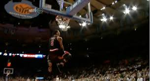 I don't dunk or jump high anymore. Derrick Rose Dunks All Over The Knicks At Msg Uproxx