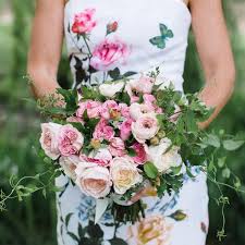 Floral v designs specializes in wedding flowers, including bouquets, centerpieces, and ceremony flowers. 20 Pretty Pink Wedding Bouquets For Every Style Bride