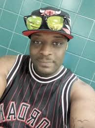 Edward Sinkler's Instagram, Twitter & Facebook