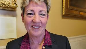 Lori Tellier's Instagram, Twitter & Facebook