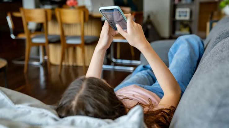 Australia is banning social media for kids under 16. How will it work? -  DailyNews