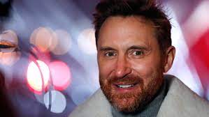 With around 50 million hits on youtube (and climbing fast), david is as popular outside of nightclubs as he is in them. David Guetta 53 Star Dj Zeigt Fans Seinen Sexy Sixpack