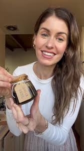 HEALTHIER VANILLA PASTE 🍨🫛 is becoming a staple ingredient in this casa.  you can use interchangeablely when your recipes calls for vanilla extract  for a flavor burst. 3 ingredients, no refined sugar ...