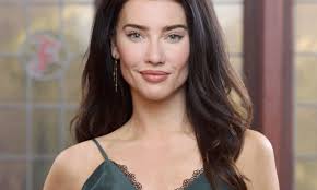 Annika Noelle Archives