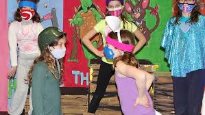 Grade 2-3 Students Star in Play