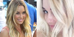 In addition, you need to add some blonde dye just on the edges of the hair to get this awesome look. 16 Problems Only Blondes Understand