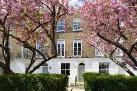 Phil shortman becomes md for london, which now encompasses both wates'. 4 Bedroom Property For Sale In Pembroke Square Kensington London W8 28898472 Zoopla My Ideal Home Buying Property Property