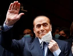 «la politica ha fallito, draghi durerà. Former Italian Pm Berlusconi In Hospital Since Monday Sources Reuters