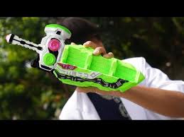 Kamen rider saber (仮面ライダーセイバー/聖刃, kamen raidā seibā) is a japanese tokusatsu drama and the current entry of toei company's kamen rider series. Bgo ä»®é¢ãƒ©ã‚¤ãƒ€ãƒ¼ã‚»ã‚¤ãƒãƒ¼ Dxãƒ—ãƒªãƒŸãƒ†ã‚£ãƒ–ãƒ‰ãƒ©ã‚´ãƒ³ãƒ¯ãƒ³ãƒ€ãƒ¼ãƒ©ã‚¤ãƒ‰ãƒ–ãƒƒã‚¯