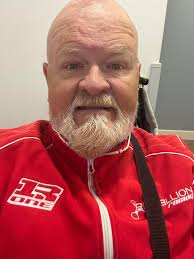 Hi, 58 left below knee amputee in Glynneath South Wales. Hope youre all  well and happy. Im no skinny minny, buti do good cwtches.