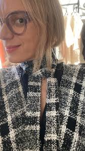 Wełna 100% , Tylko jedna sztuka. , Mało cięć ale podwójny efekt. , Z a p r  a s z a m #showroomtelakowska , #estbys #warsawshopping #simplestyle  #blackandwhite #wool #wooljacket #zakietzwelny ...