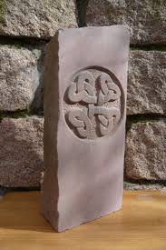Skulptur Symbol Sandstein Keltischer Knoten In 2020 Weiler Kunst Garten