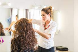 As of november 2009, the average salary of a cosmetologist was approximately $16,000 a year. Cosmetologist Salary Beautyschoolnetwork Com