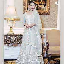 Untuk tema riasan kali ini adalah bright pink. Tema Malam Berinai Classy Wedding Dress Muslim Wedding Dresses Bollywood Fashion