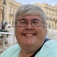 Loretta Wolfe's Instagram, Twitter & Facebook