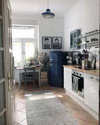 Community Mitglied Indigo Mint Setzt In Ihrer Kuche Auf Blaue Highlights Entdecke Noch Mehr Kuche Smeg Einrichten Diseno De Interiores Interiores Hogar