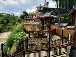 Nah, sekarang setelah mengetahui lokasi, harga tiket masuk, dan kegiatan di sana, kamu jadi bisa mempersiapkan liburanmu dengan lebih matang. Baru Diresmikan Tempat Wisata Tasikmalaya Langsung Ditutup Republika Online