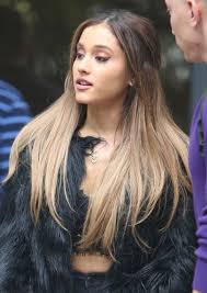When you think of ariana grande's beauty look there's a good chance her super long hair and signature ponytail are the first things that come to mind. Ariana Grande Ponytail Google Search Ariana Grande Hair Ariana Grande Ponytail Long Hair Styles