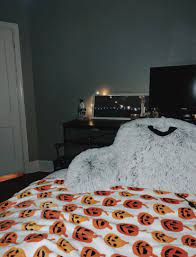 Pinterest Anabethharrper Bedroom Decor Halloween Room Decor Halloween Bedroom