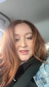 Sarah Wellen's Instagram, Twitter & Facebook