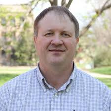 Gil Dow's Instagram, Twitter & Facebook