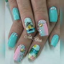 Para conseguir la técnica de uñas ombré, la idea es hacer un juego con los colores, puedes usar dos o el arcoíris completo. Bellos Disenos Para Este Verano Unas Acrilicas Esteli Facebook