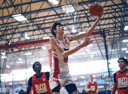 Chet holmgren proved he's a heck of a prospect too in duel with emoni bates. No 1 2021 Recruit Chet Holmgren Will Pick A College