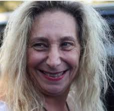 Tras el viaje Roma, el Presidente contó que volvió insolado y que la  diputada nacional tuvo que auxiliarlo👀